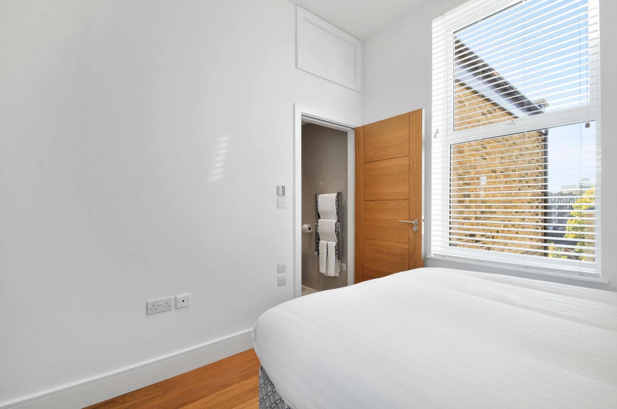 런던 Access West Kensington 아파트 외부 사진